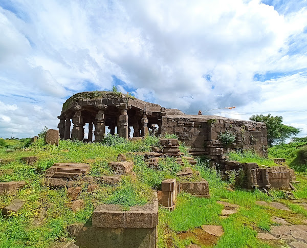 அம்பஜோகை சக்லேஷ்வரர் மந்திர், மகாராஷ்டிரா