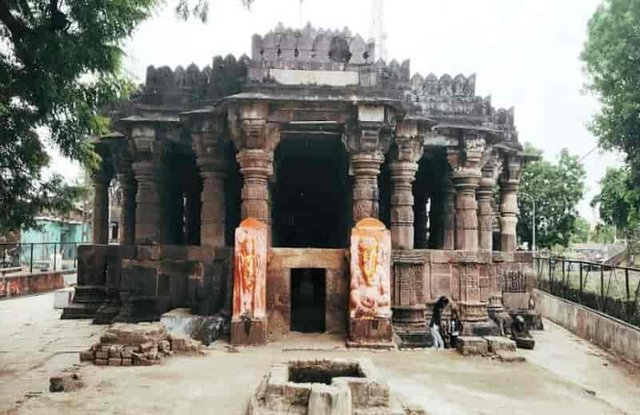 பில்பக் விருபாட்சர் மகாதேவர் கோவில், மத்தியப் பிரதேசம்