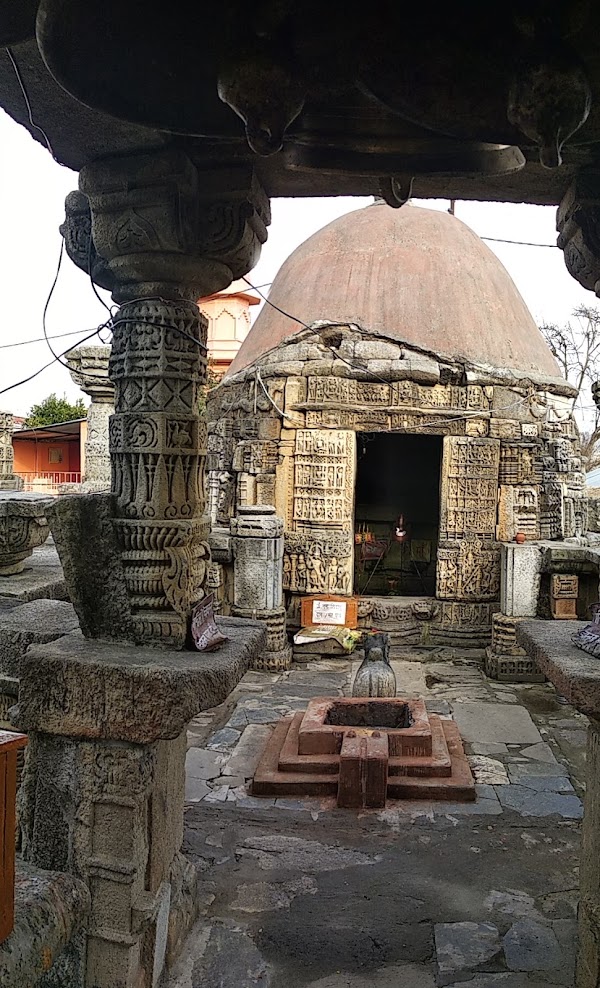 சாம்பவத் பாலேஸ்வர் கோவில், உத்தராகண்ட்