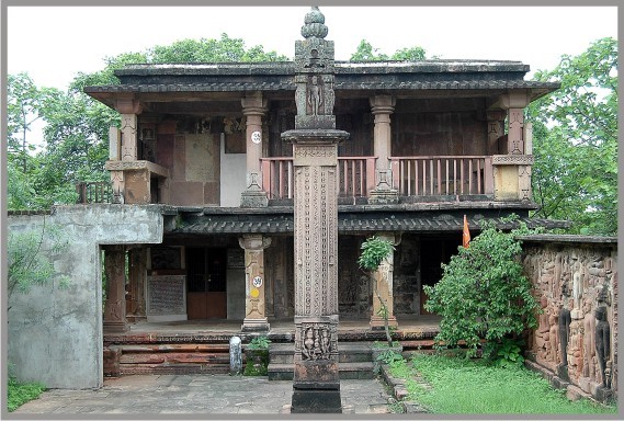 தியோகர் திகம்பர் சமண கோயில், உத்தரபிரதேசம்