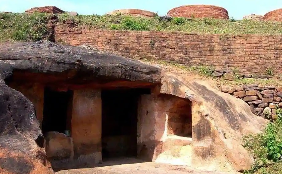 குண்டுப்பள்ளி புத்த குடைவரை கோயில், ஆந்திரப்பிரதேசம்