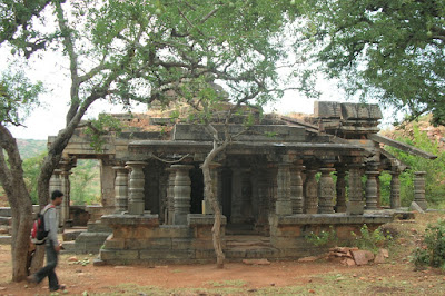 ஹூலி தாரகேஸ்வரர் சிவன் கோவில், கர்நாடகா
