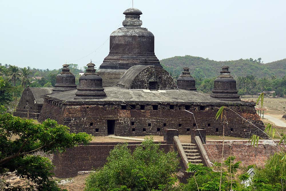 ஹடுக்கந்தேன் புத்த கோவில், மியான்மர் (பர்மா)