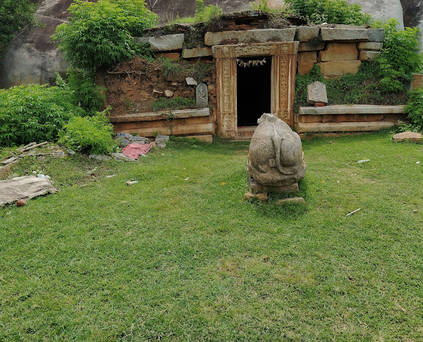 ஹுலுக்குடி ஸ்ரீ முக்கனேஸ்வரர் கோவில், கர்நாடகா