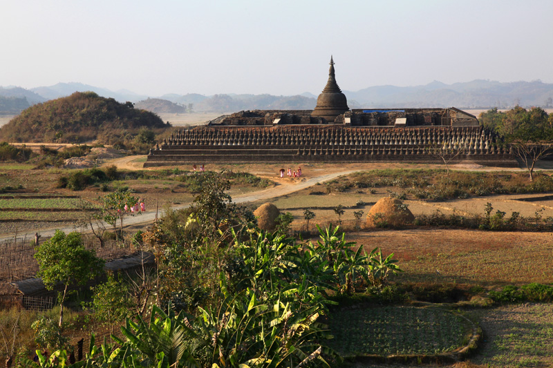 கோ-தாங் புத்த கோவில் மியான்மர் (பர்மா)