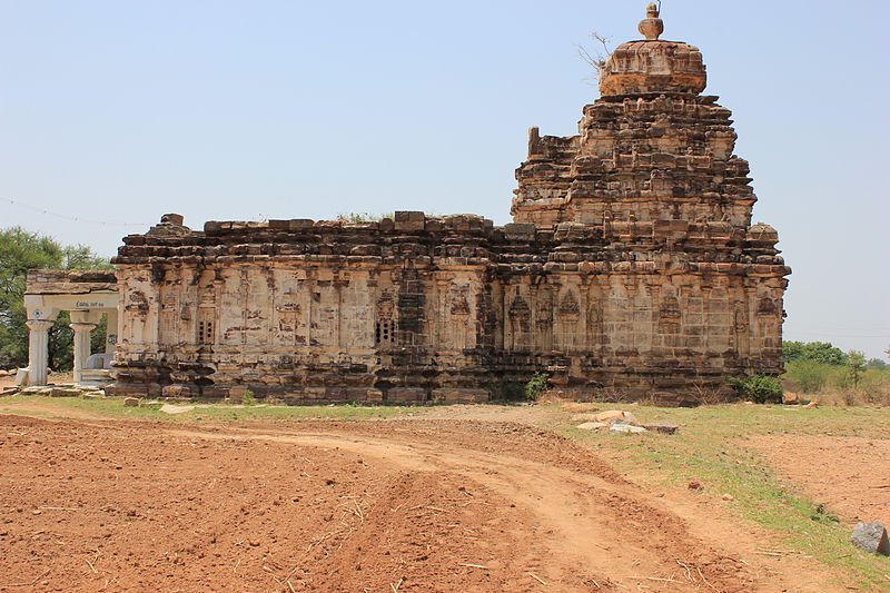 Kuknoor Kalleshwara Temple, Karnataka
