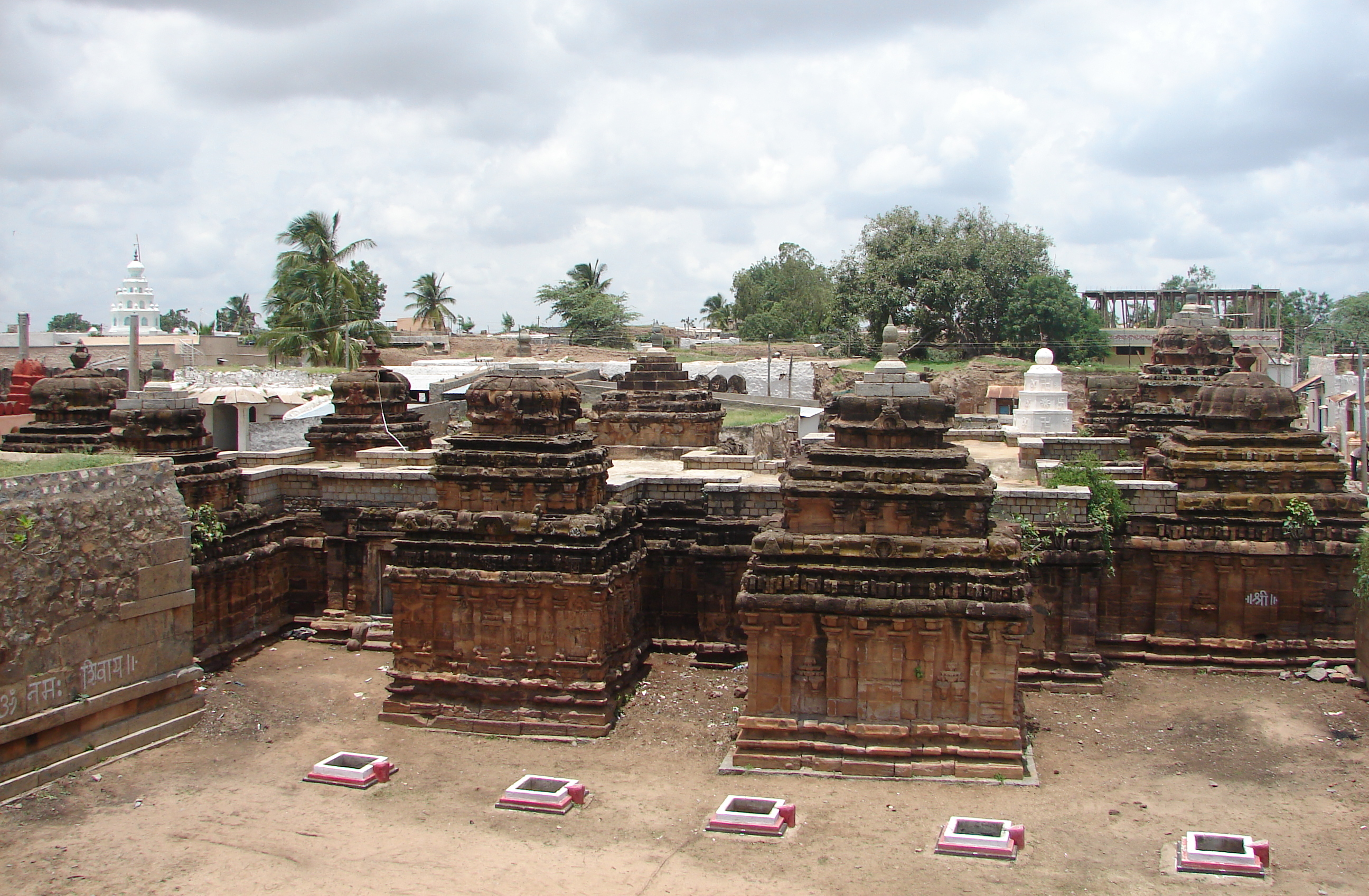 Kuknur Navalinga Temple, Karnataka