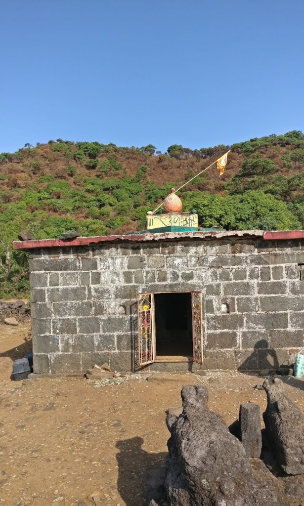 மஹுதே குர்த் ஜீவதேஷ்வர் கோயில், மகாராஷ்டிரா