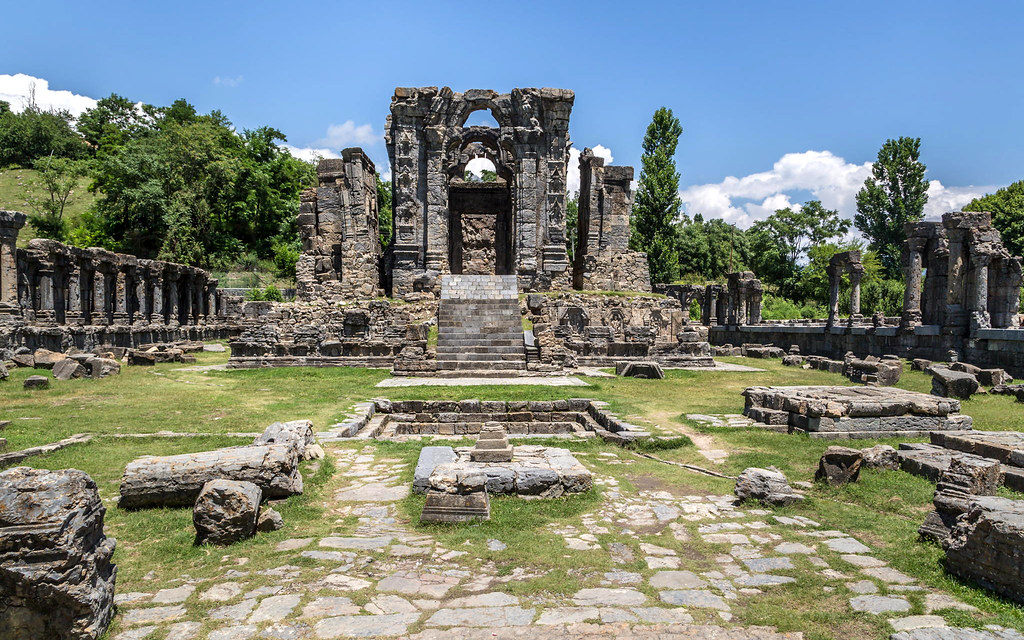 மார்தாண்ட சூரியன் கோயில்,  ஜம்மு-காஷ்மீர்