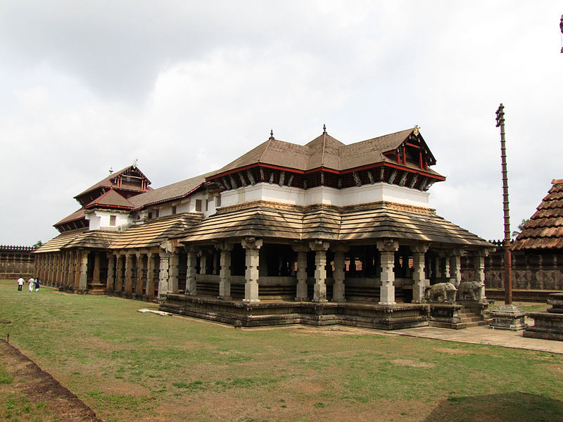 மூடபித்ரி சாவிர கம்படா பசாடி, கர்நாடகா
