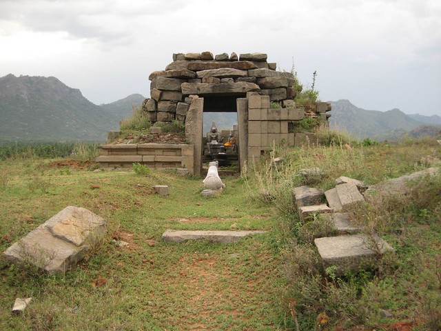படவேடு கைலாச பாறை ஸ்ரீ உமா மகேஸ்வரர் கோயில், திருவண்ணாமலை