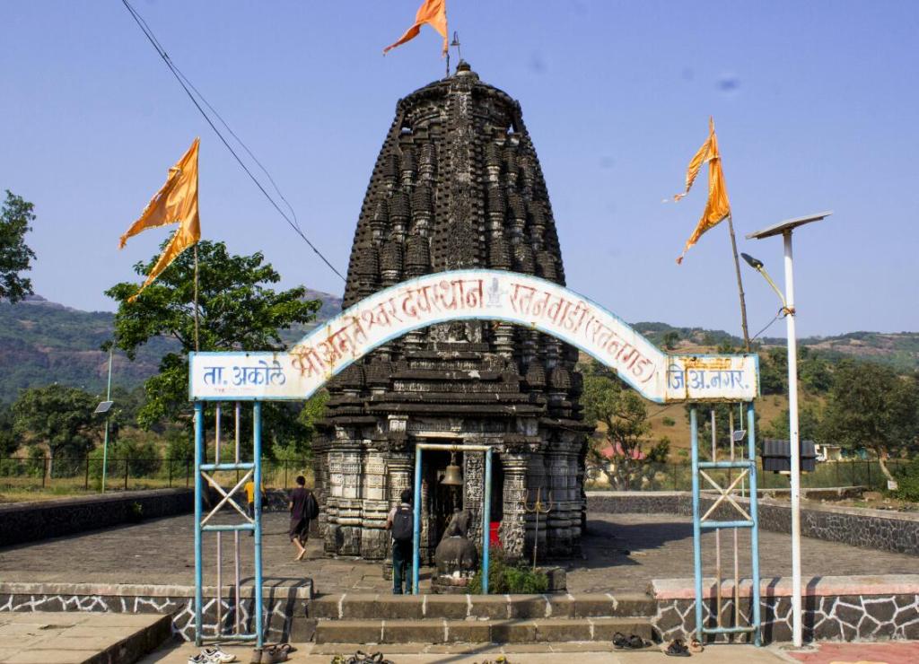 அம்ருதேஸ்வர் கோவில் ரத்தன்வாடி அகோல், மகாராஷ்டிரா