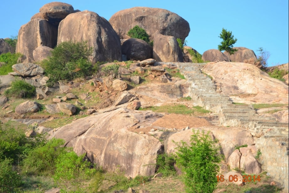 குரத்திமலை சமணர் கோவில், ஒனம்பாக்கம்