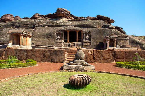 அருள்மிகு இராவண பாடி குகை