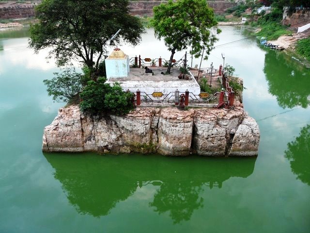 அருள்மிகு தளிக்குளநாதர் சிவன்கோயில், தஞ்சாவூர்