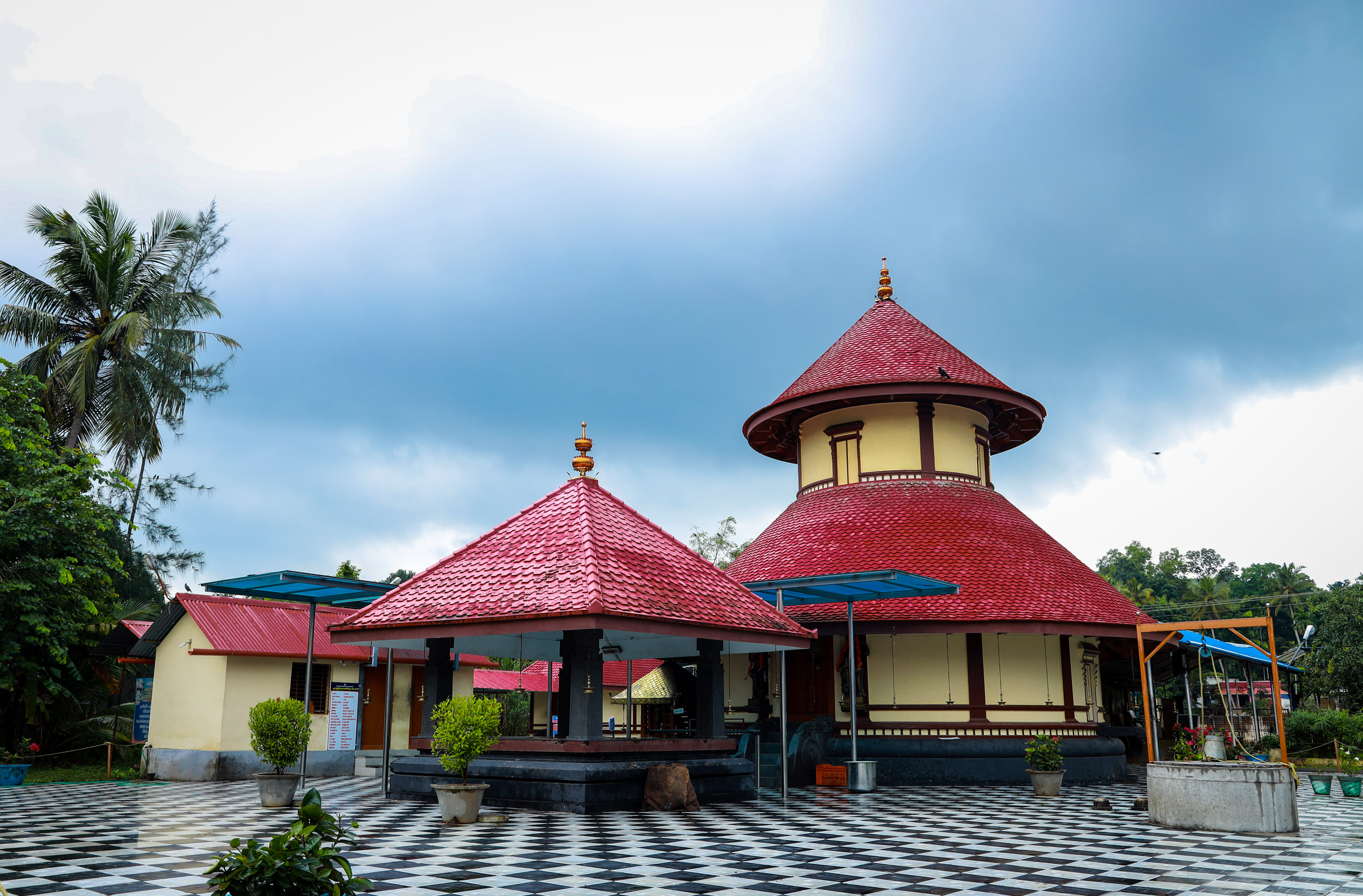 கொல்லம் கிளிமரத்துகாவு சிவன் பார்வதி திருக்கோயில், கேரளா